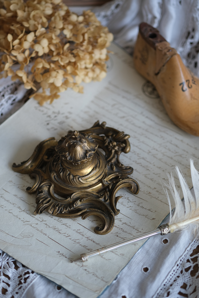 F123 フランス アンティーク ロカイユ装飾のインク壺