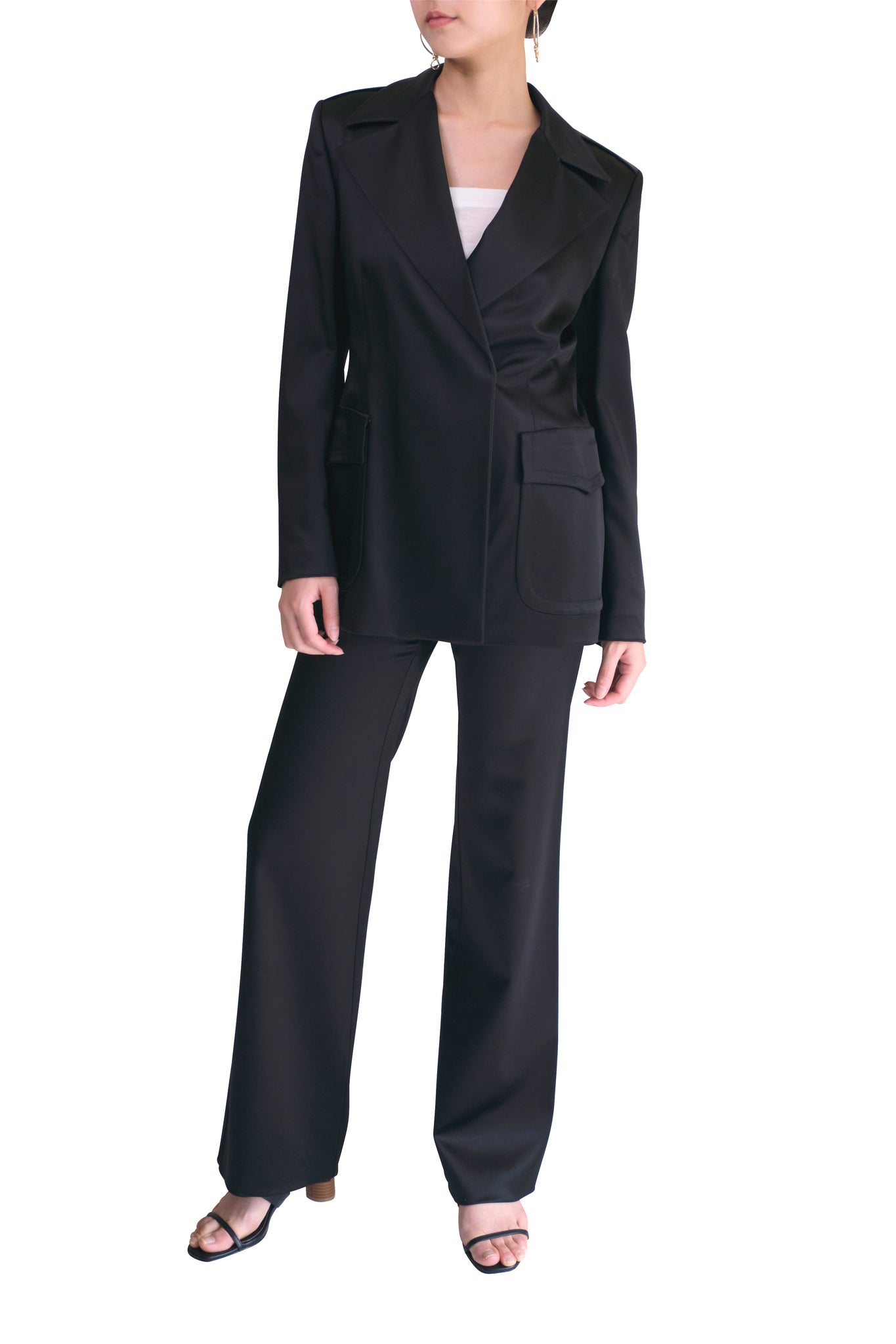 グッチ レンタルスーツ｜ブラックのパンツスーツ