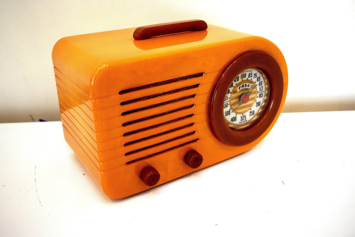 バタースコッチ ゴールドとグリーン Catalin 1946 FADA モデル 1000