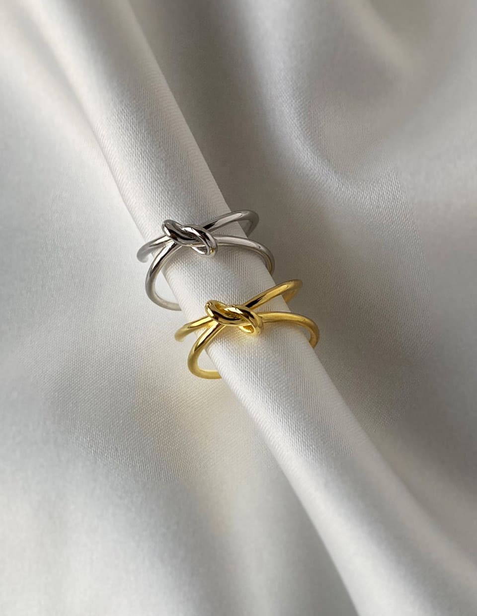 クロスノットリング シルバー925 – 金属アレルギー対応のアクセサリー