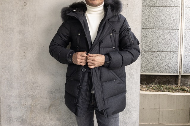 ナイロンにはないラグジュアリー感が心地良いタトラスのウールダウン