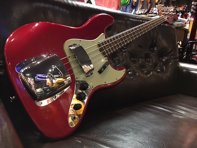 ポップなのに色気のあるフェンダーカスタムショップJBが入荷！！＃低音