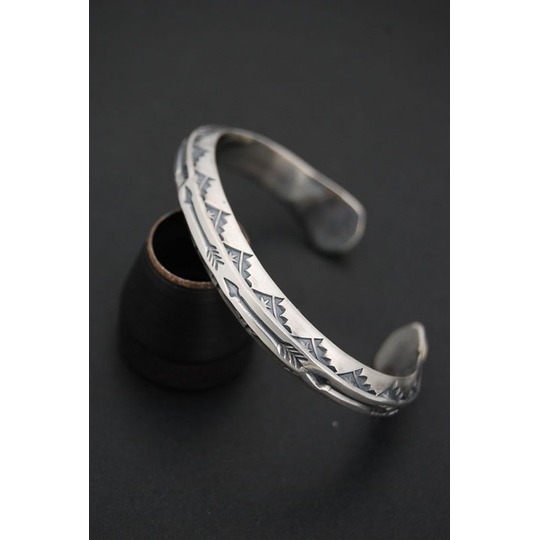 Y015（トライアングルプレスバングル） 商品詳細｜セミオーダーバック