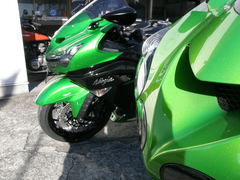 Kawasaki正規取扱店 宇都宮メグロ:::: NinjaZX-14RとZZR1400