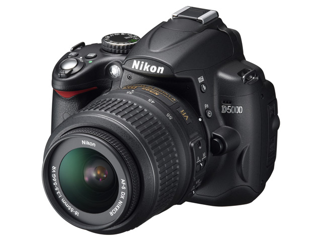 ニコン Nikon D5200の位置づけと概要 ミラーレスカメラ/monoxデジカメ