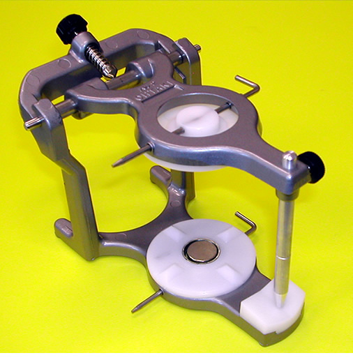 株式会社オオタキ：製品情報：咬合器