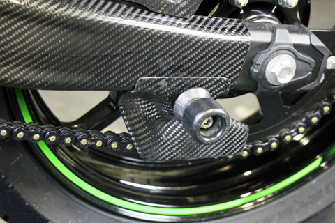 Ninja ZX-25R (2020-) ドライブチェーンガード --