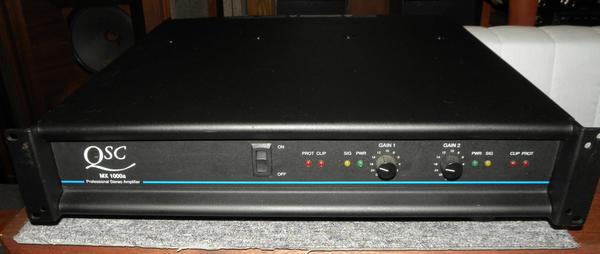 QSC社 MX1000a パワーアンプ