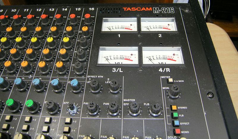 タスカム TASCAM M216 ミキサー