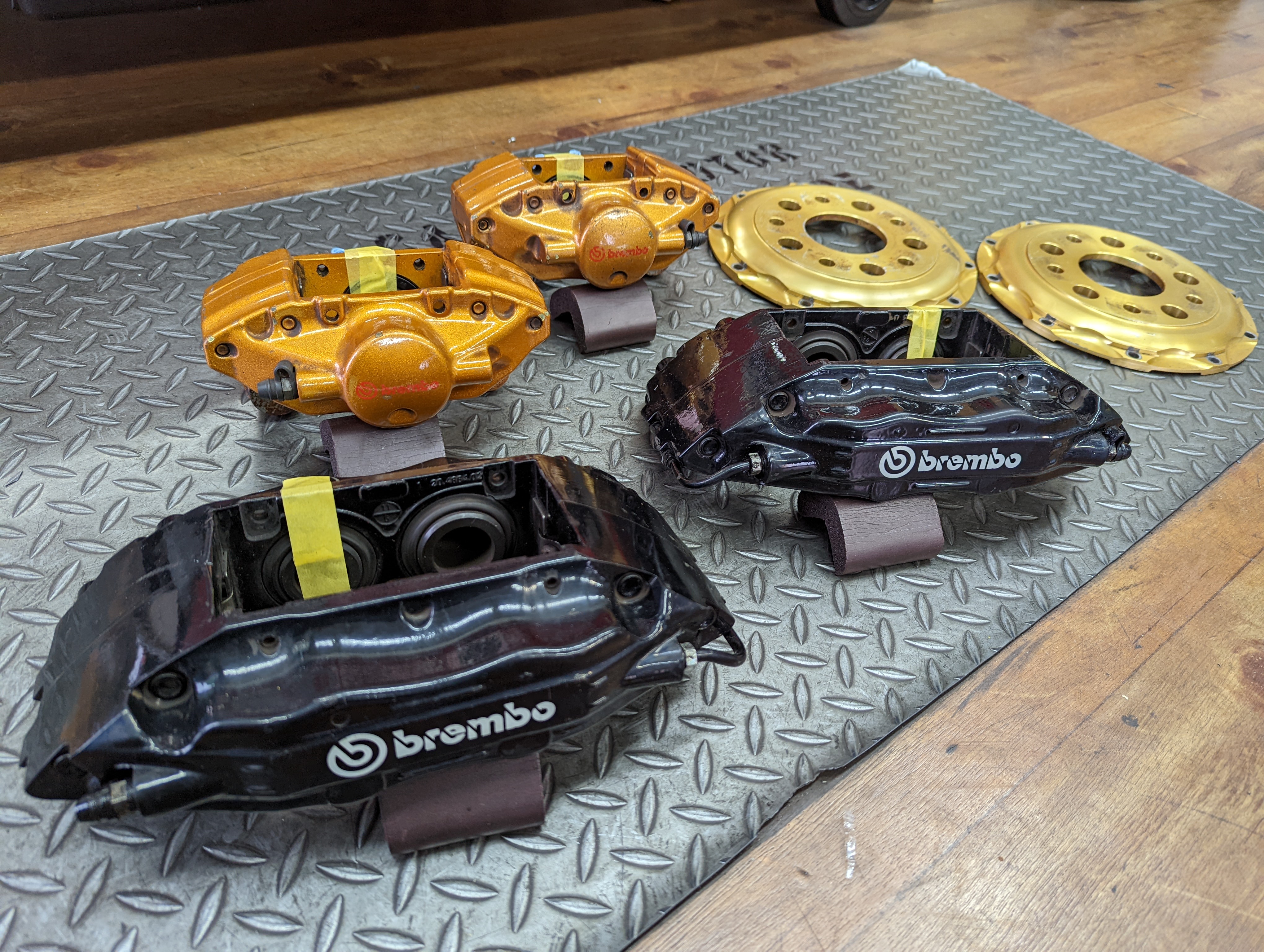 F40ブレンボキャリパー+Z33ブレンボキャリパーOH,剥離塗装他