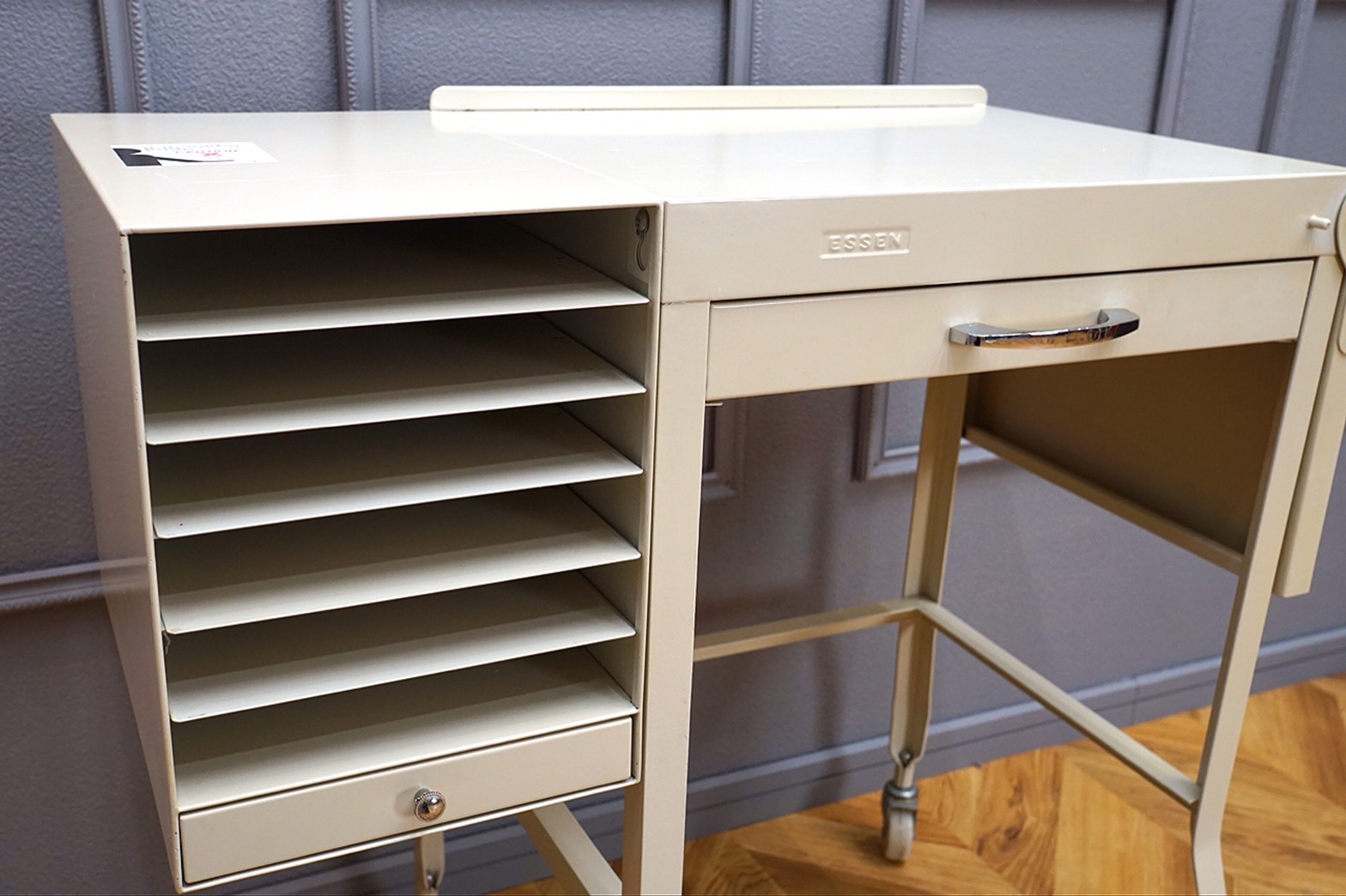 ESSEN スチール タイピングデスク | サークルワン商品情報-八木店