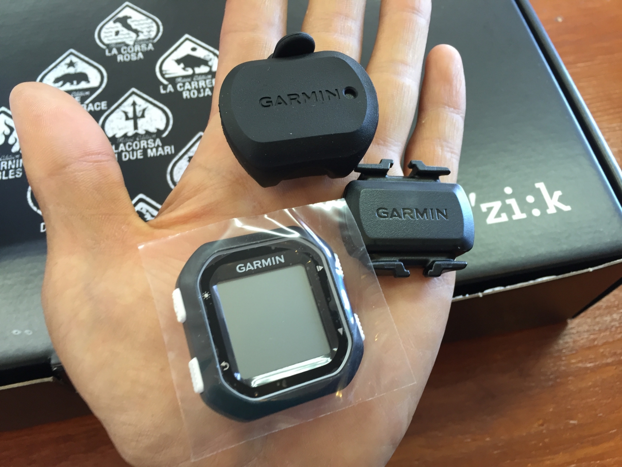 小型サイクルコンピュータ・GARMIN EDGE25Jシンプルなサイコンです