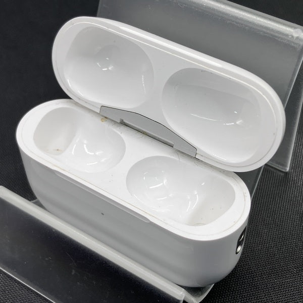 Apple 【中古】AirPods Pro (第2世代) MagSafe充電ケース(USB-C