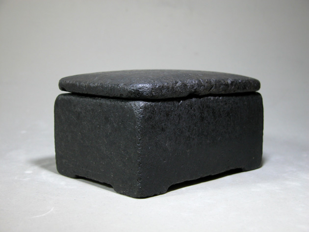 渡邊美術店 - 李朝 石箱 | 古美術品専門サイト fufufufu.com