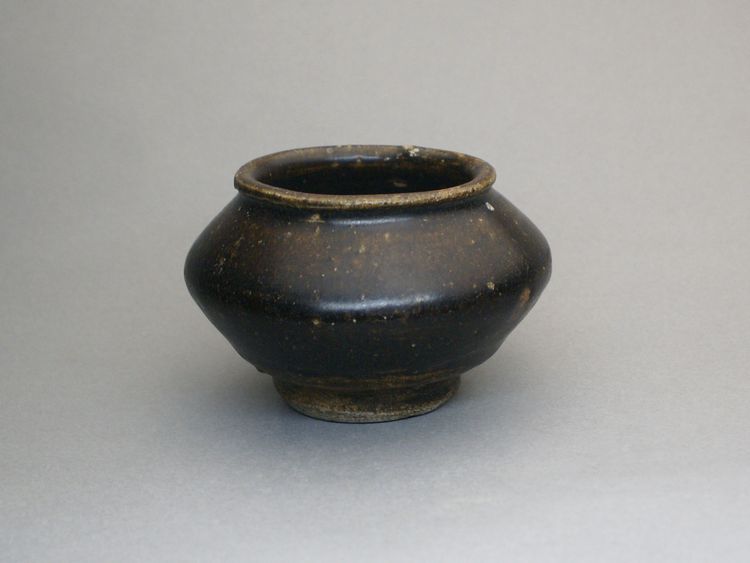 黒高麗 小壺 塩笥 小服茶碗 黒高麗茶碗 | 古美術いもと