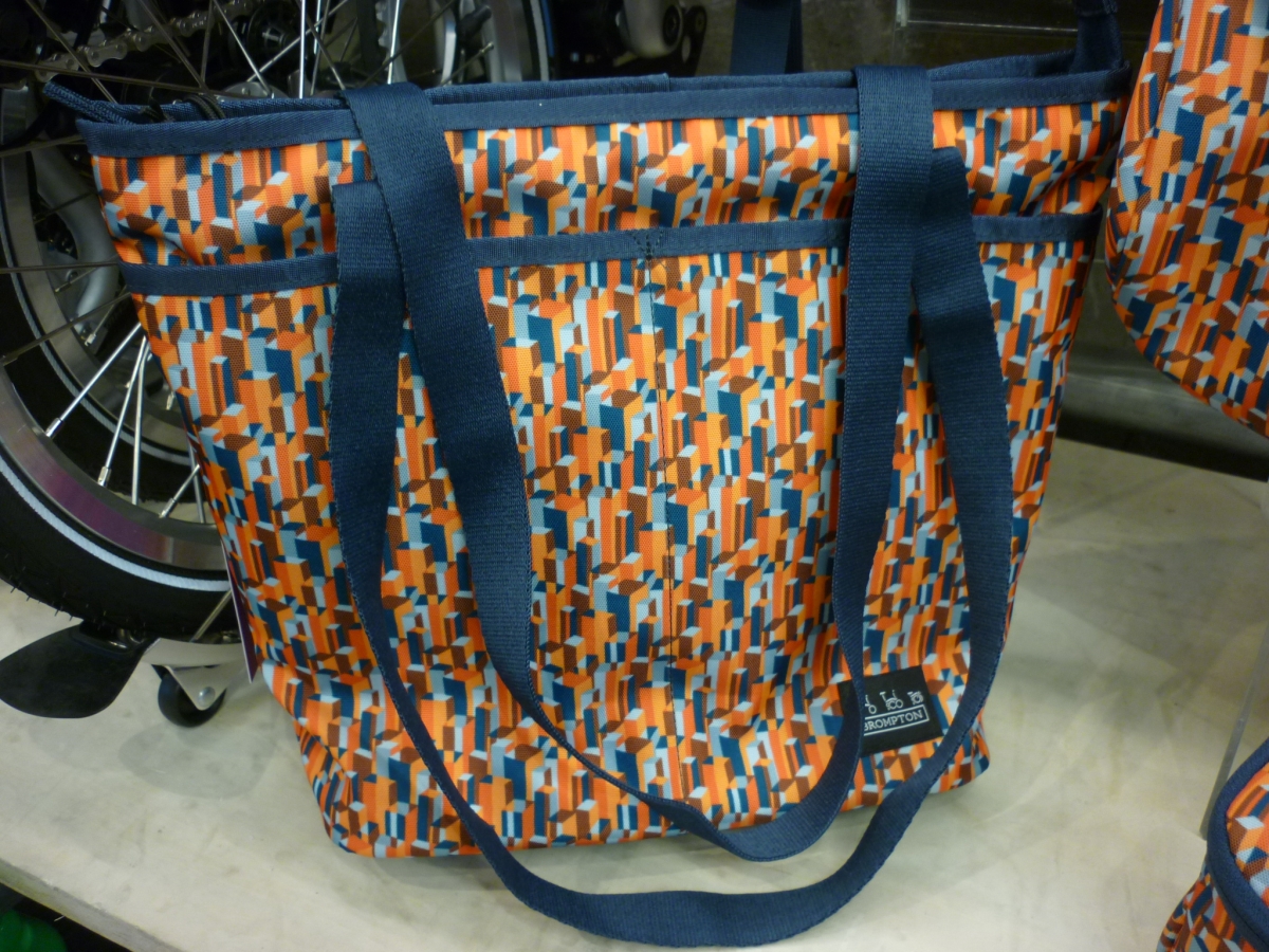 BROMPTON】話題沸騰「LIBERTY(リバティ)」とのコラボレーションバッグ