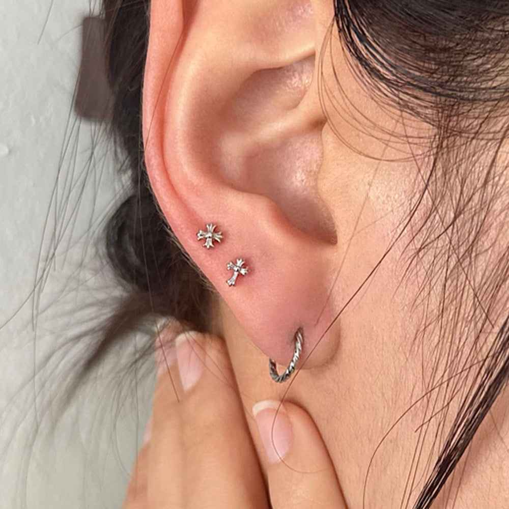 サージカル]クロス モチーフ ピアス (3color) 16G ゴシックク ボディ