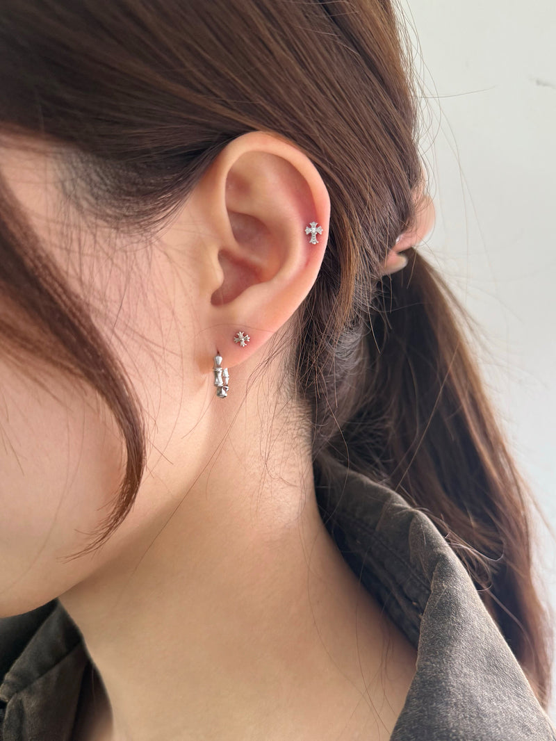 サージカル]クロス モチーフ ピアス (3color) 16G ゴシックク ボディ