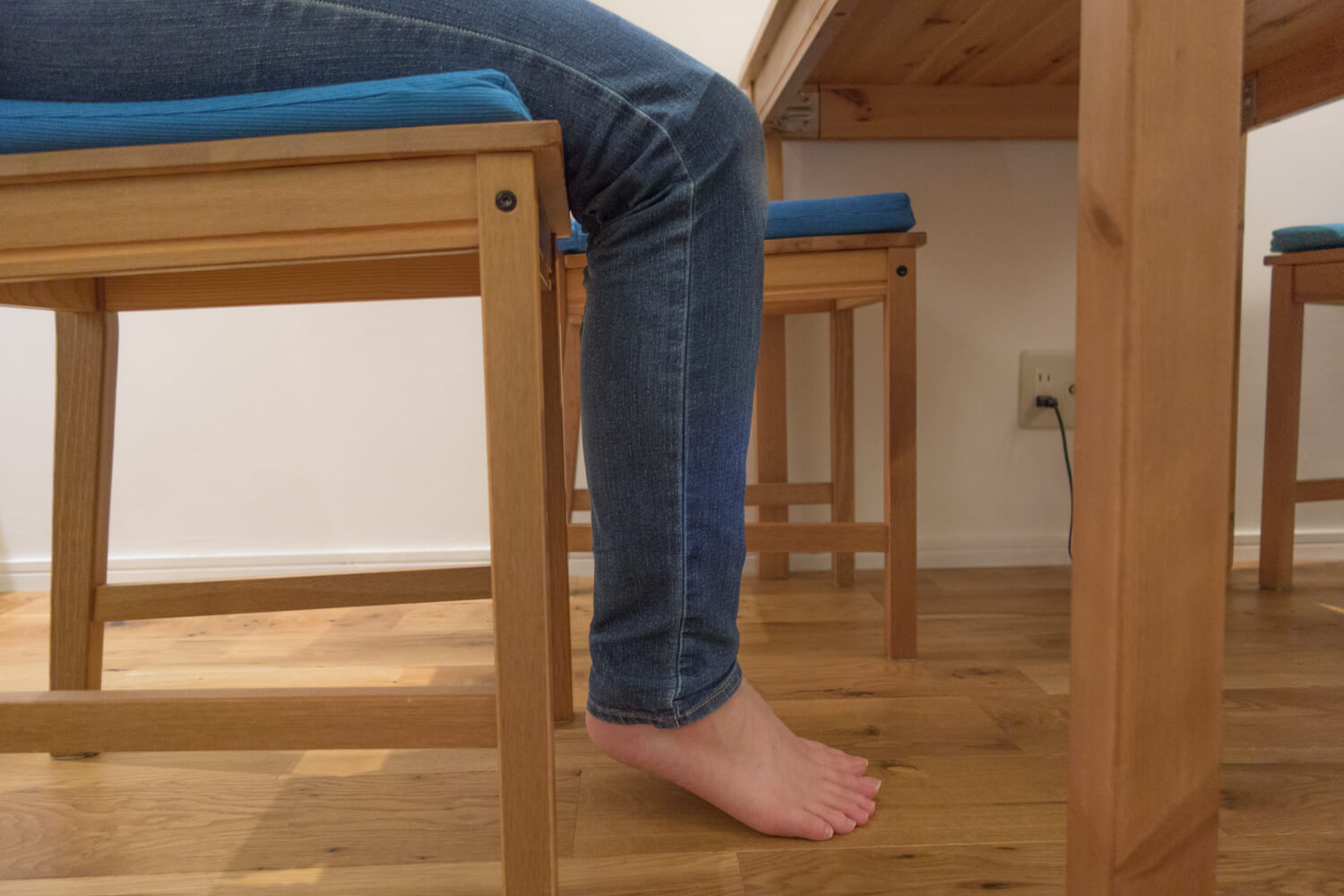 コスパ最強。IKEAの格安ダイニングテーブル、JOKKMOKK(ヨックモック)の