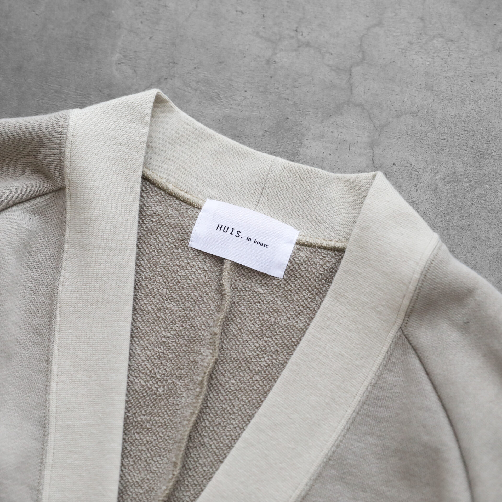 HUIS in house］SUVINスウェットロングカーディガン（カーキベージュ