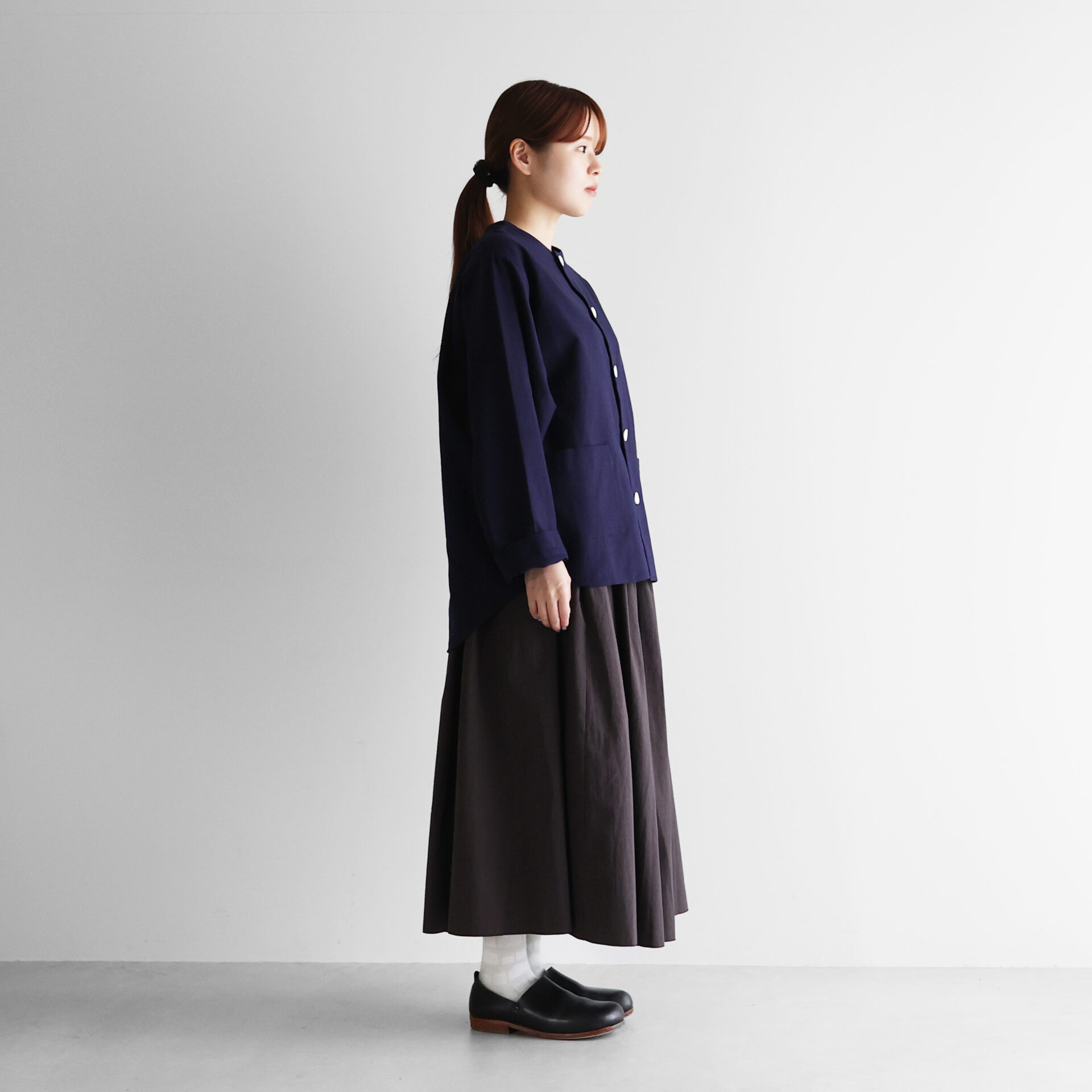 スヴィンオックスフォードノーカラーシャツジャケット 010をリリース