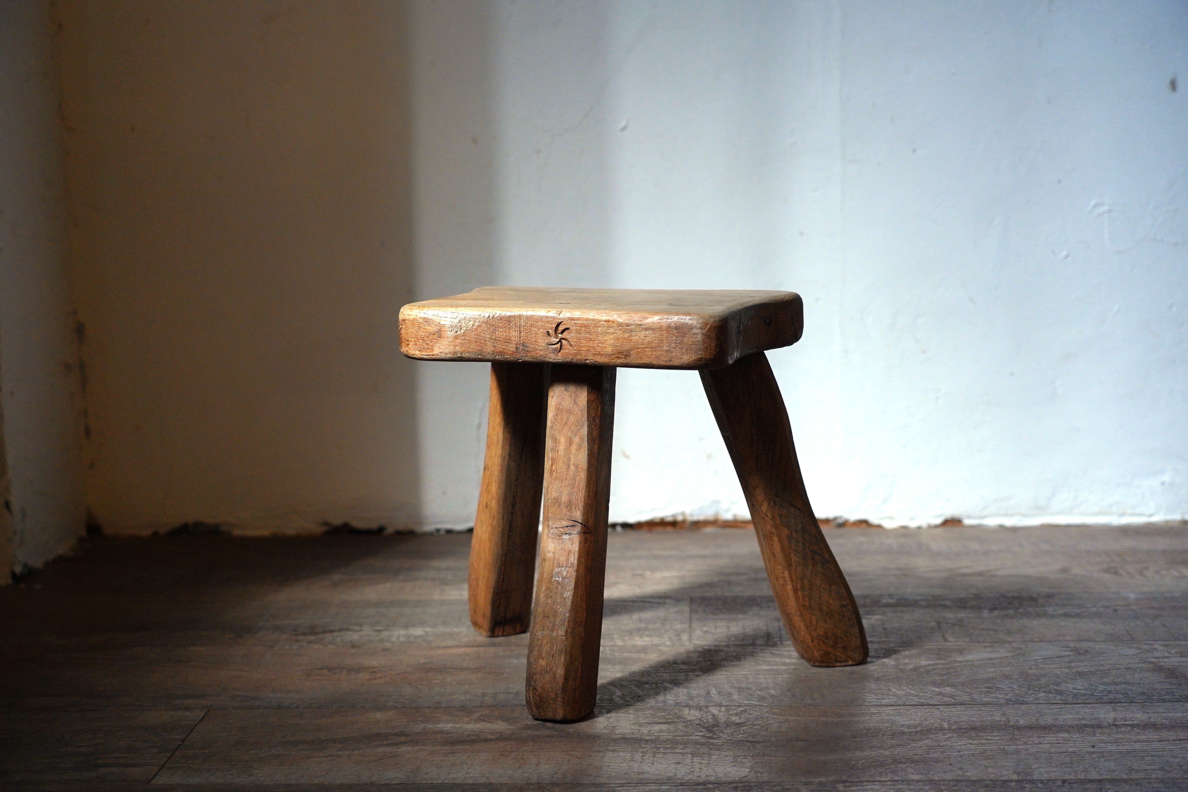 スツール F386 – 14e Online shop