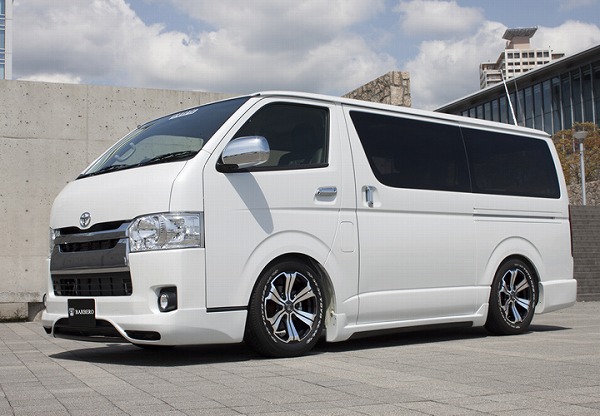 ハイエース用 バルベロ アーバングランデ 17インチホイール＆タイヤ