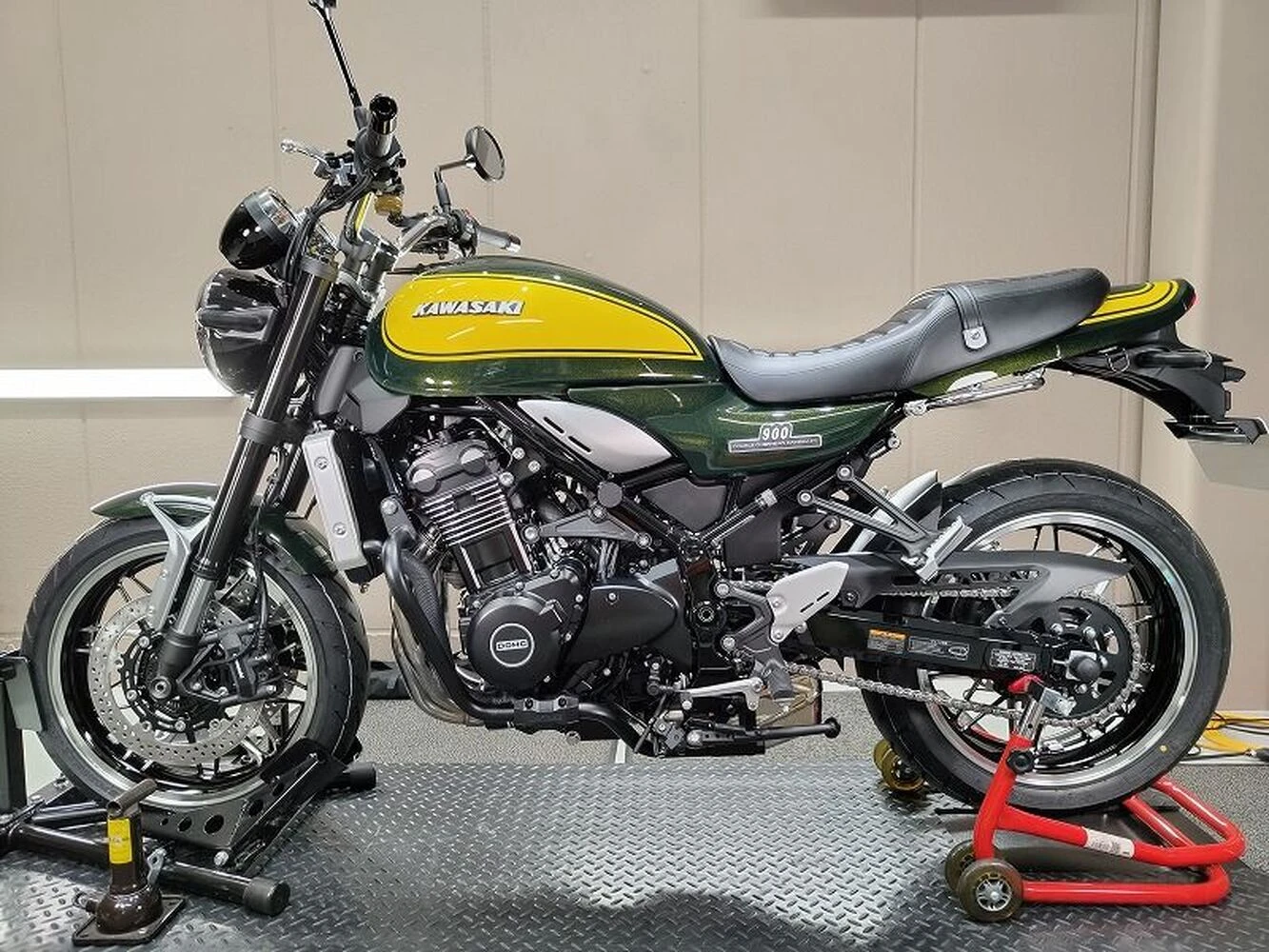 5年連続販売台数首位のZ900RS、2024年モデルYellow Ball Editionをフル