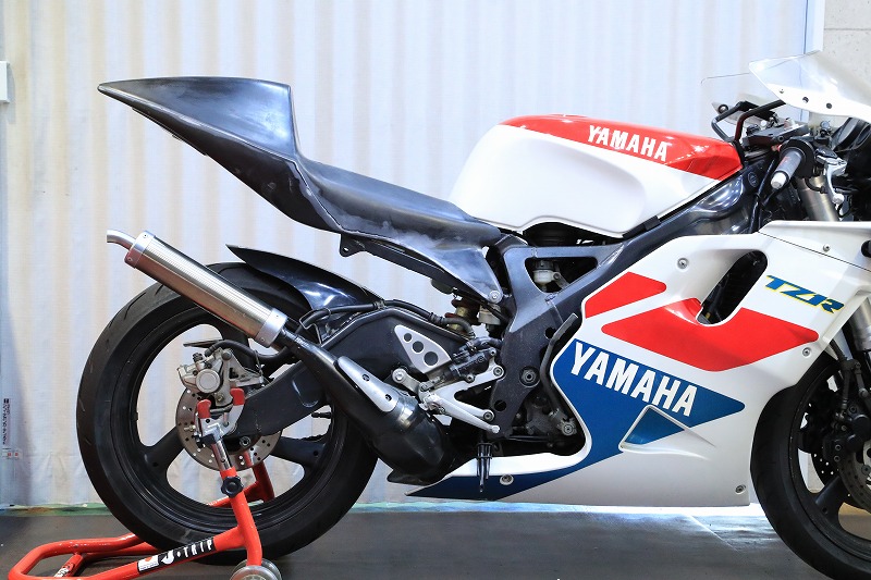 シートカウル TYPE-3 ストリートタイプ [ 黒ゲル ] 【 TZR250R 3XV