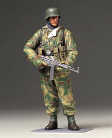 1/16 WWII ドイツ冬期装備歩兵 （防寒戦闘服）: スケールモデル