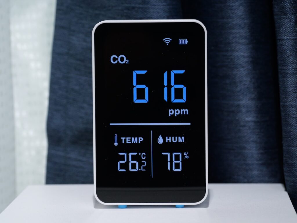 レビュー】山善のおしゃれ除湿機、EDC-H60で梅雨時期のジメジメ対策を