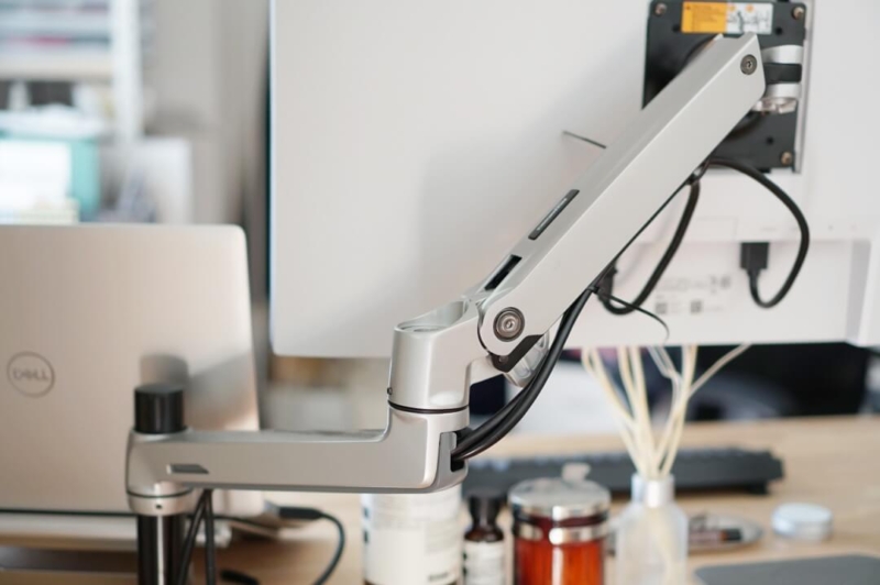 セミマットな質感】エルゴトロンOEM製品・Amazonベーシック モニター