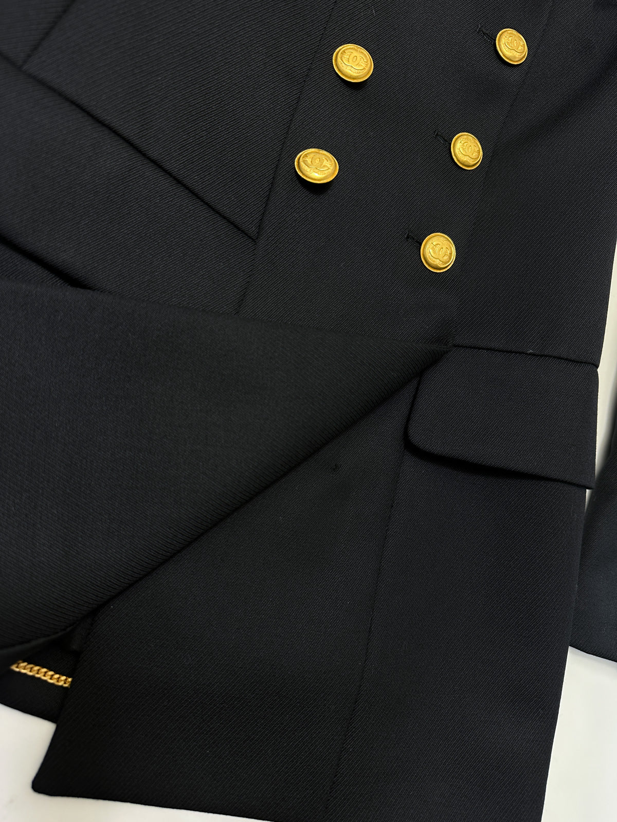 ♥ ヴィンテージCHANEL Aラインの紺色ジャケットCCボタン 完売したJK