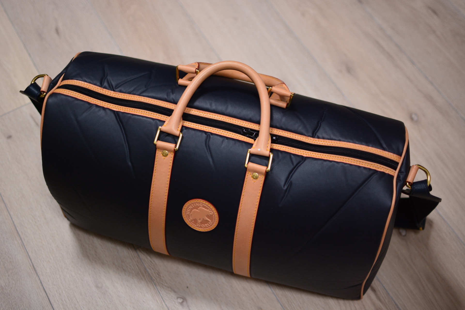 ちょっぴりこなれ感のハンティングワールド ボストンバッグ - てっく