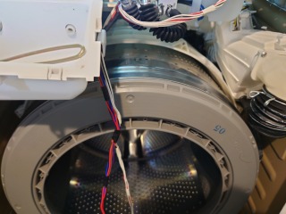 日立、ドラム式洗濯機(BD-SG100F)、東京都渋谷区で分解清掃 | 相模原市