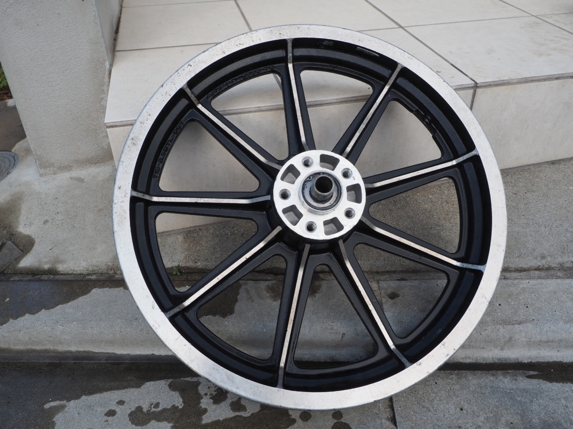 XLCRのリア18インチキャストホイールをエボスポーツに加工取り付け