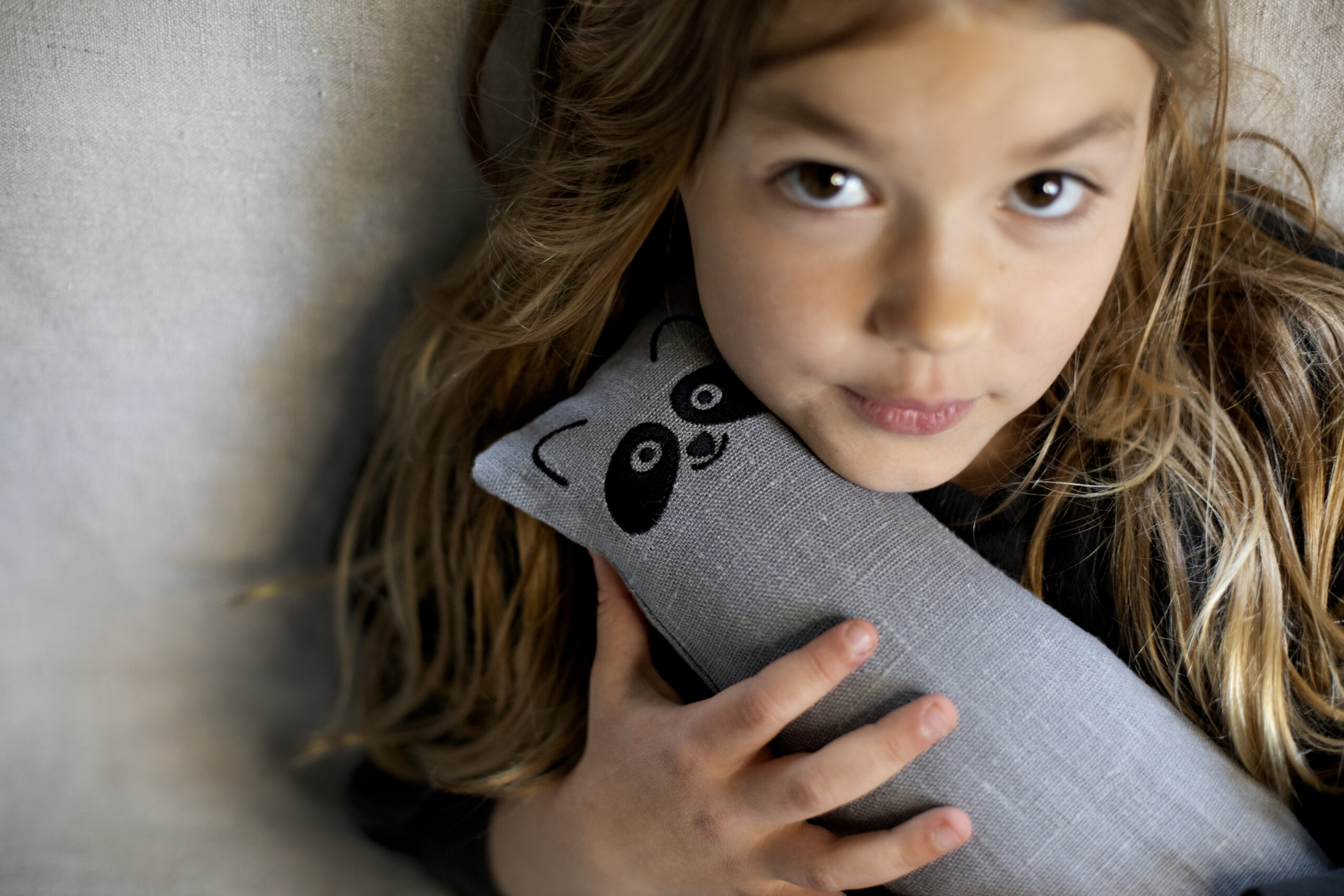 Racoon - wheat warmer for kids in linen, filled with organic wheat