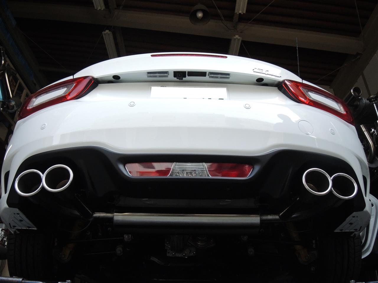 アバルト124スパイダー マフラー