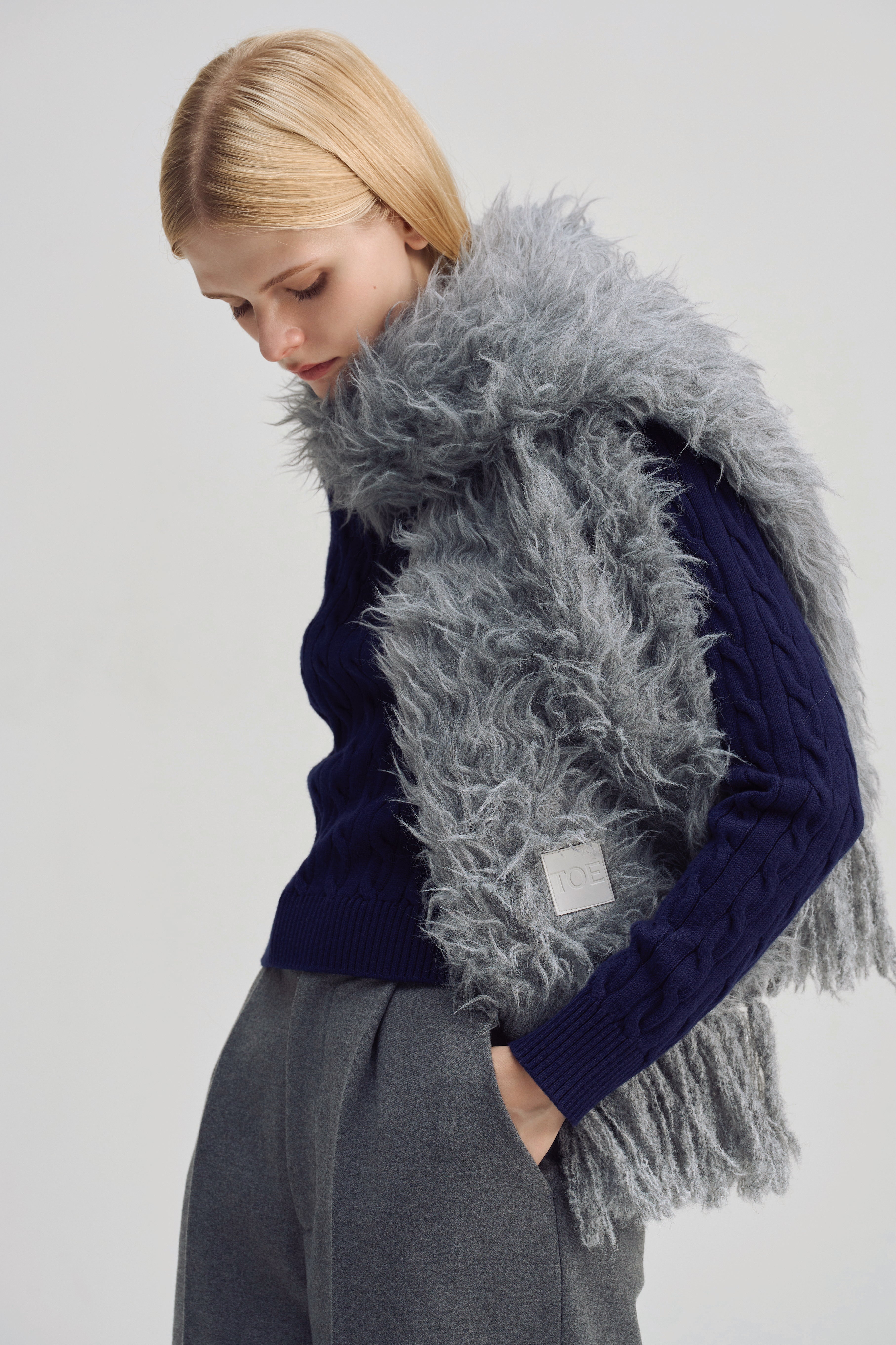 Eltz Shaggy Muffler – THE TOÉ