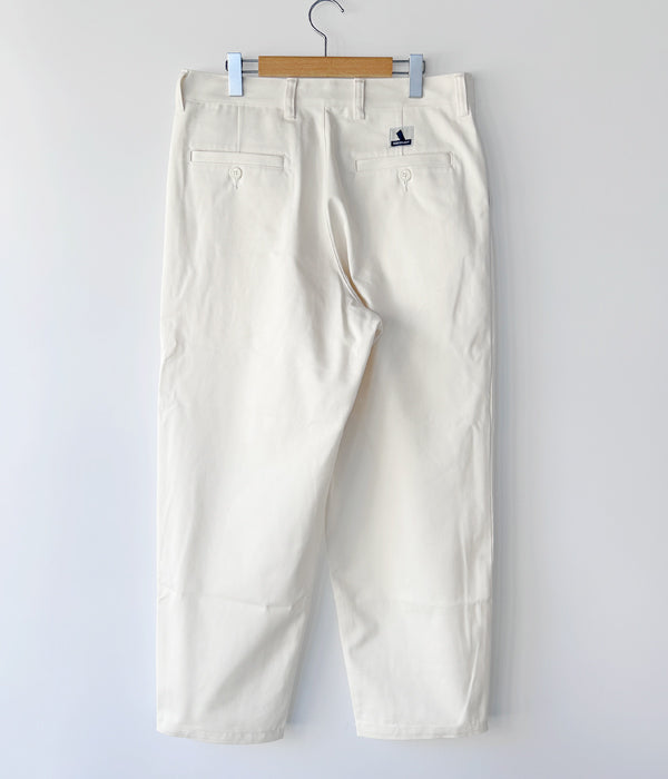 DESCENDANT/DC-3 ORGANIC COTTON TWILL TROUSERS (WHITE)