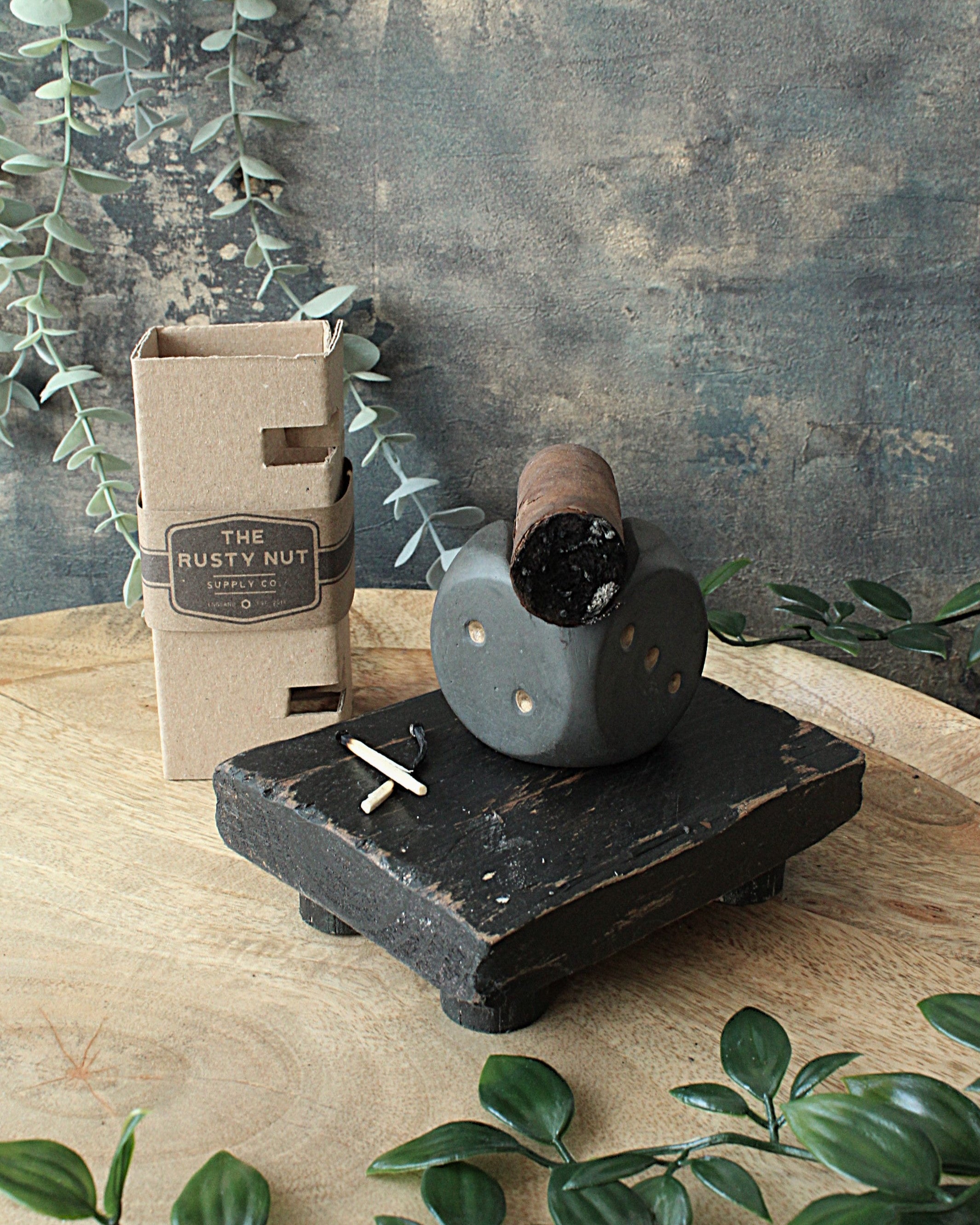 Stone Cigar Rest – Handmade Vintage Dice Cigar Holder – The Rusty