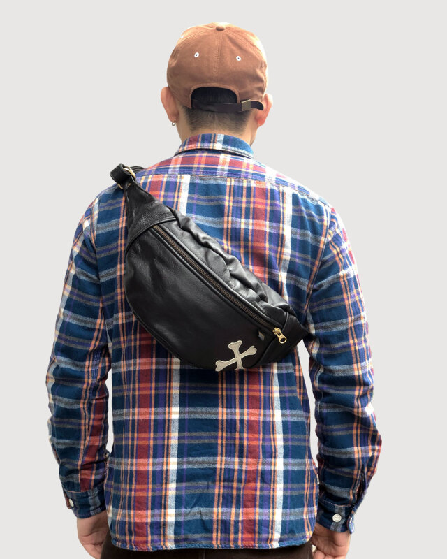 h*e様 vanson ×バックドロップ 別注ネイビーレザー ボディバッグ