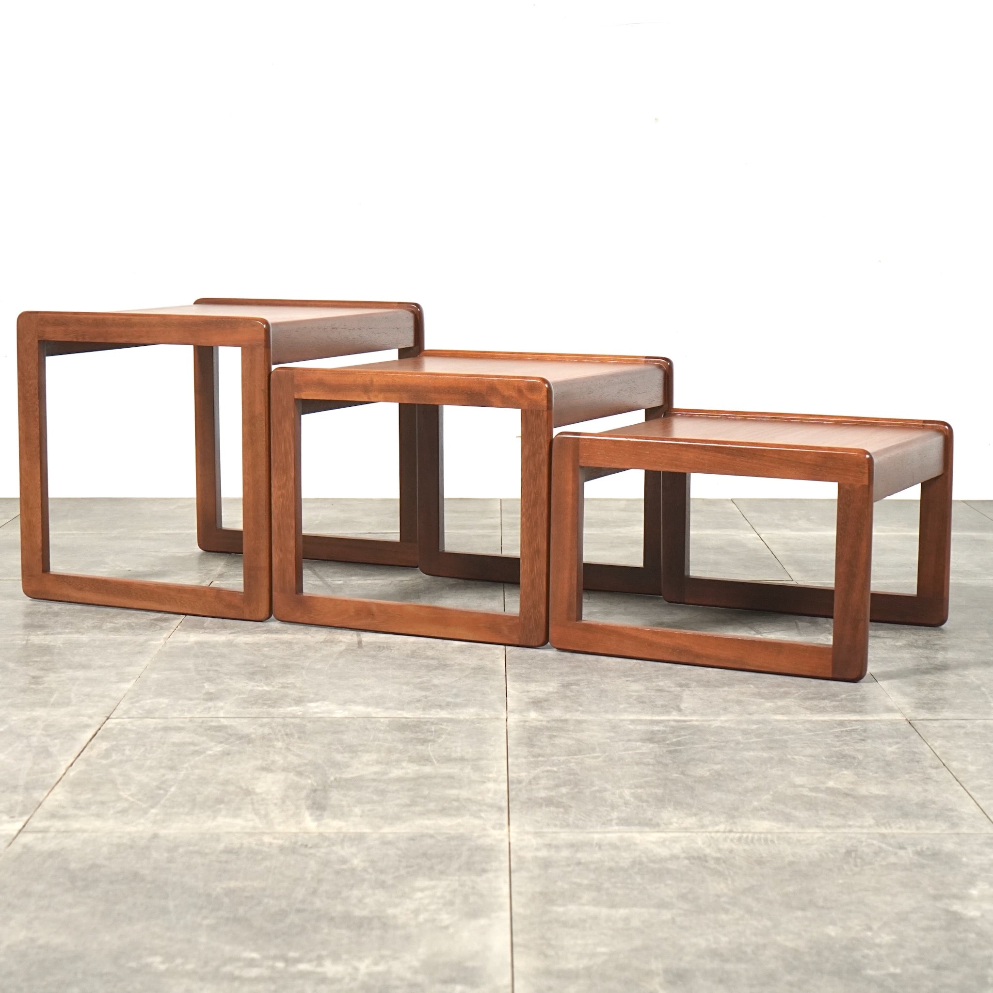 SUNELM】ヴィンテージ ネストテーブル – TIME HYPE