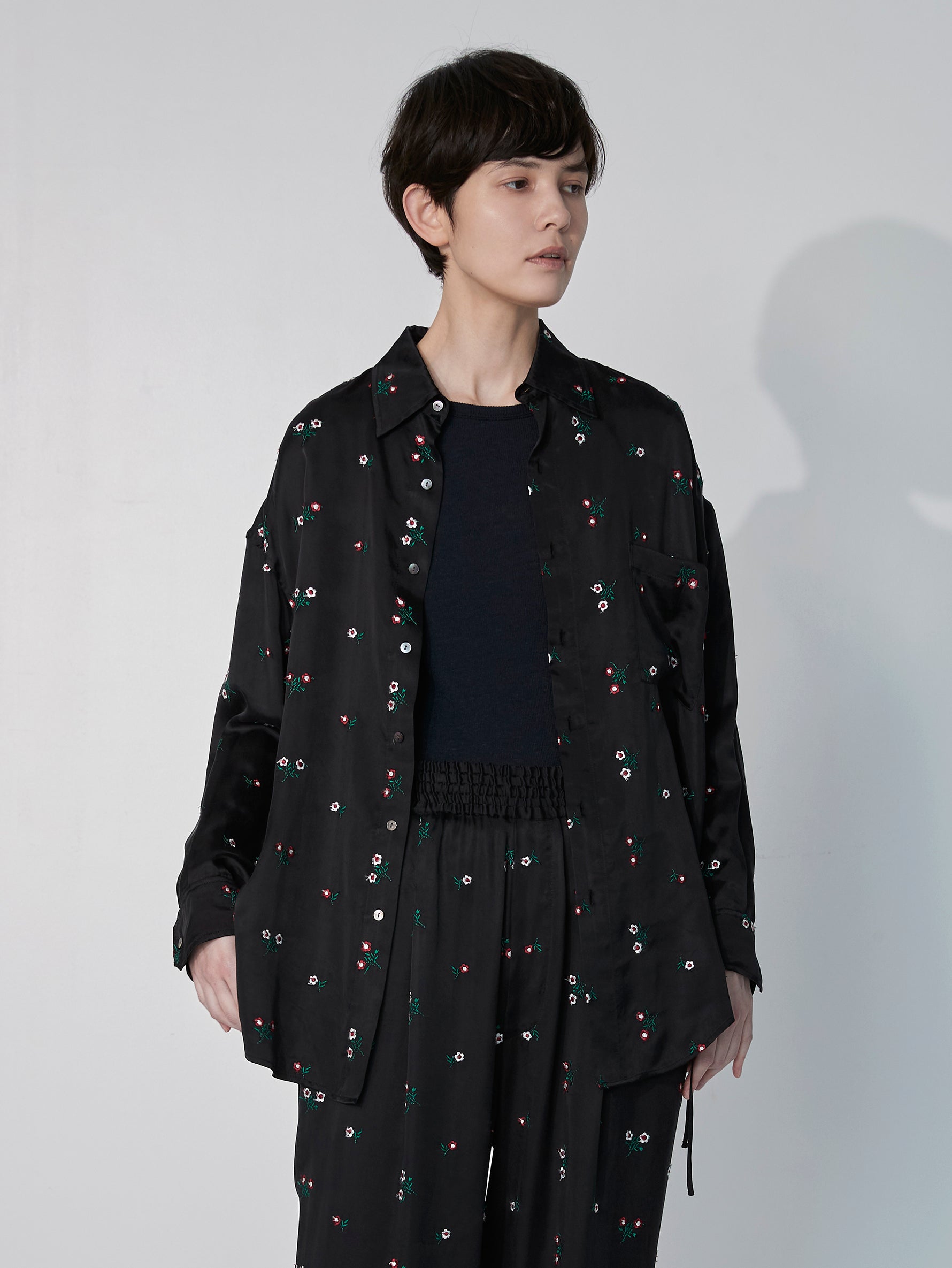 フラワーエンブロイダリーシャツ/TBEA-143