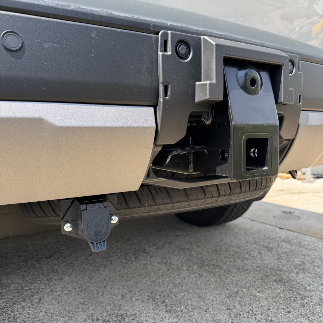 ランクル250 純正ヒッチ用 配線ステーセット - タイトジャパン