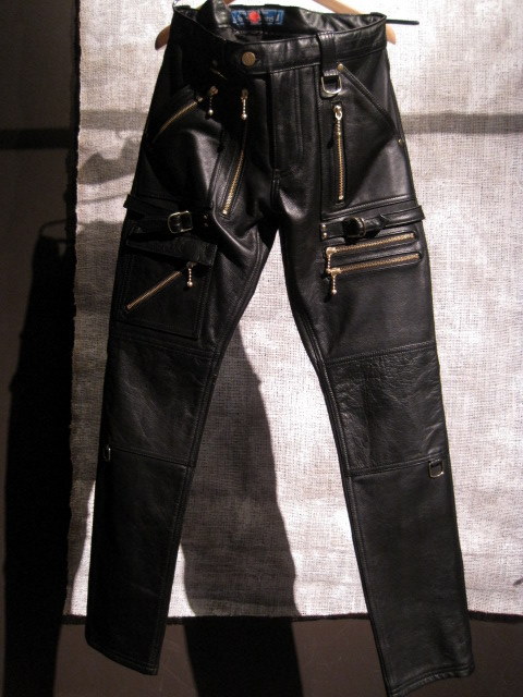 black means ZIP付きCOWレザーパンツ - tity
