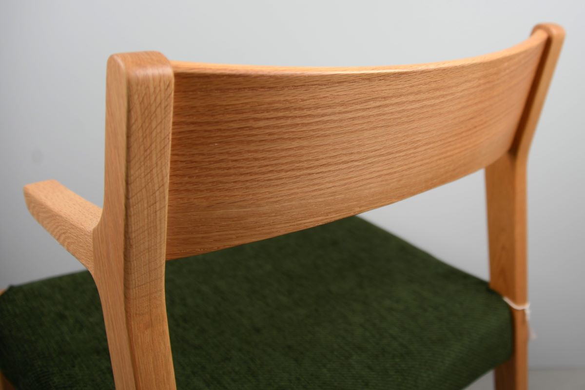 思わず触りたくなる木フレーム | お掃除に便利なテーブルに引っ掛け