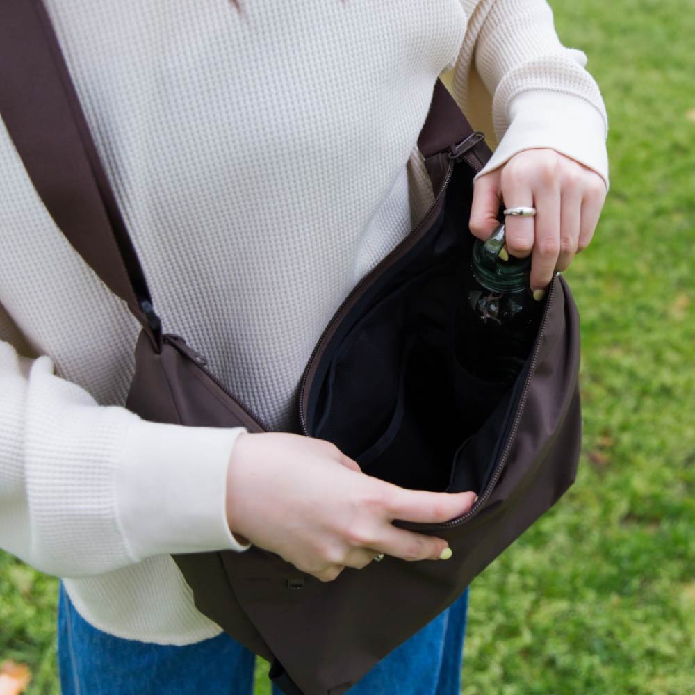 SHOULDER BAG /ショルダーバッグ レギュラーサイズ – TO&FRO 軽さ