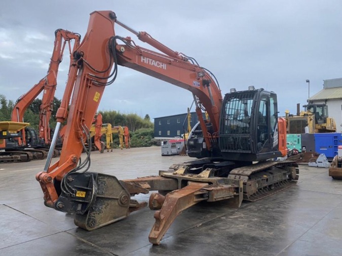 日立建機 ZX135USMH-5B ユンボ（ショベルカー）0.45クラス 大阪府中古