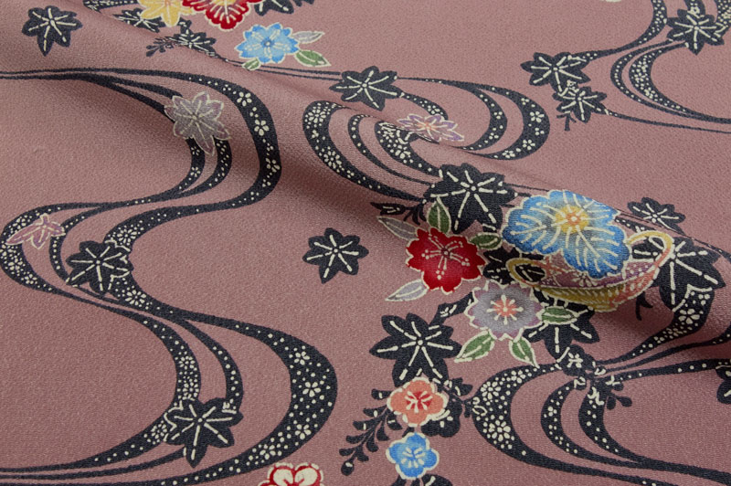 正絹 丹後ちりめん 紅型 流水笹花文 (薄梅紫)柄の縮緬生地なら都香庵